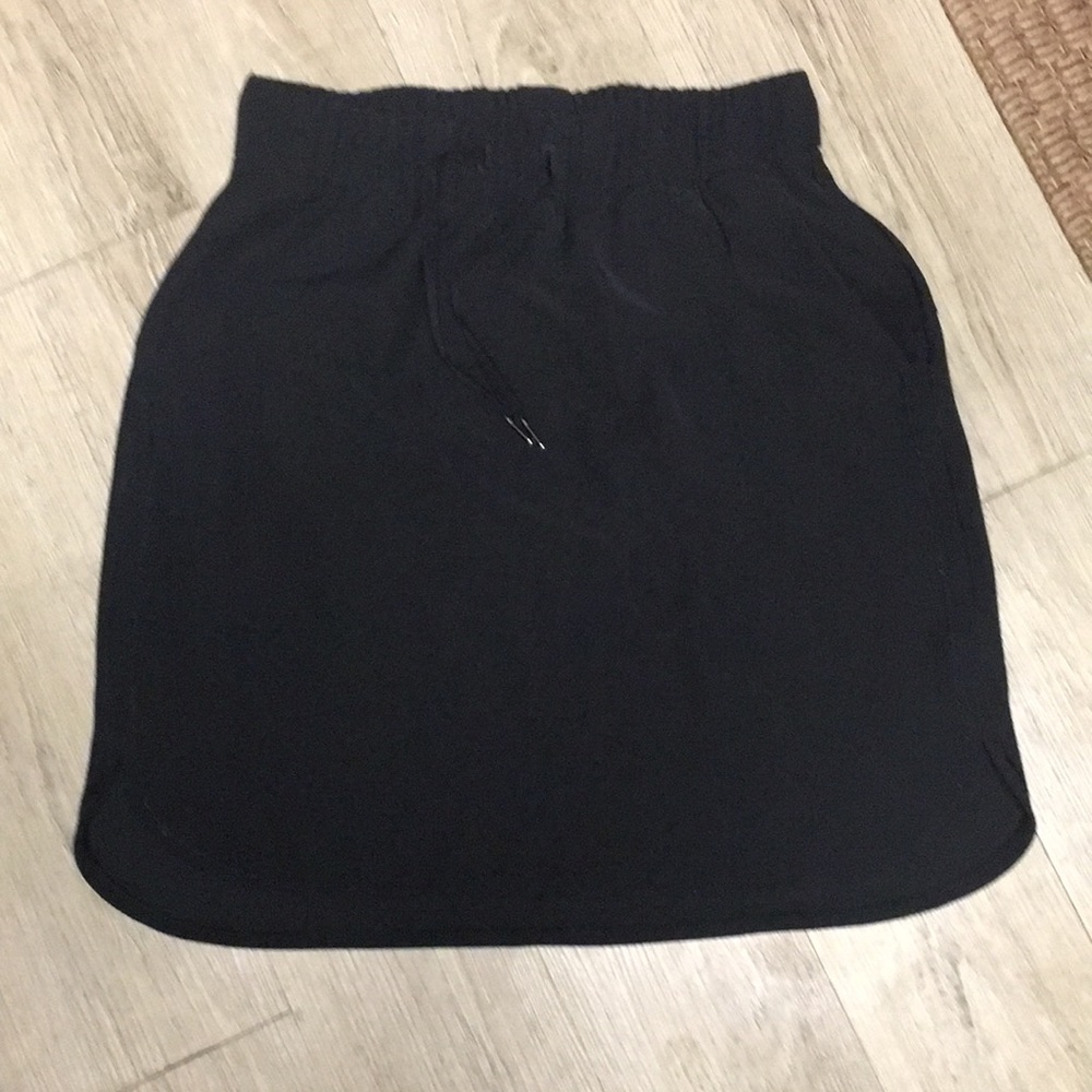 Lululemon skirt black w pockets